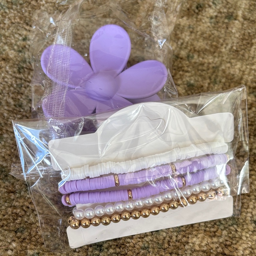 NWOT Beaded Bracelets Set & Flower Hair Clip - Picture 1 of 6